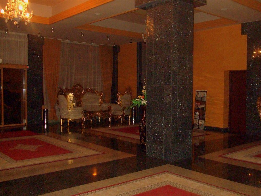 Hotel Ambassador Nagybánya Kültér fotó