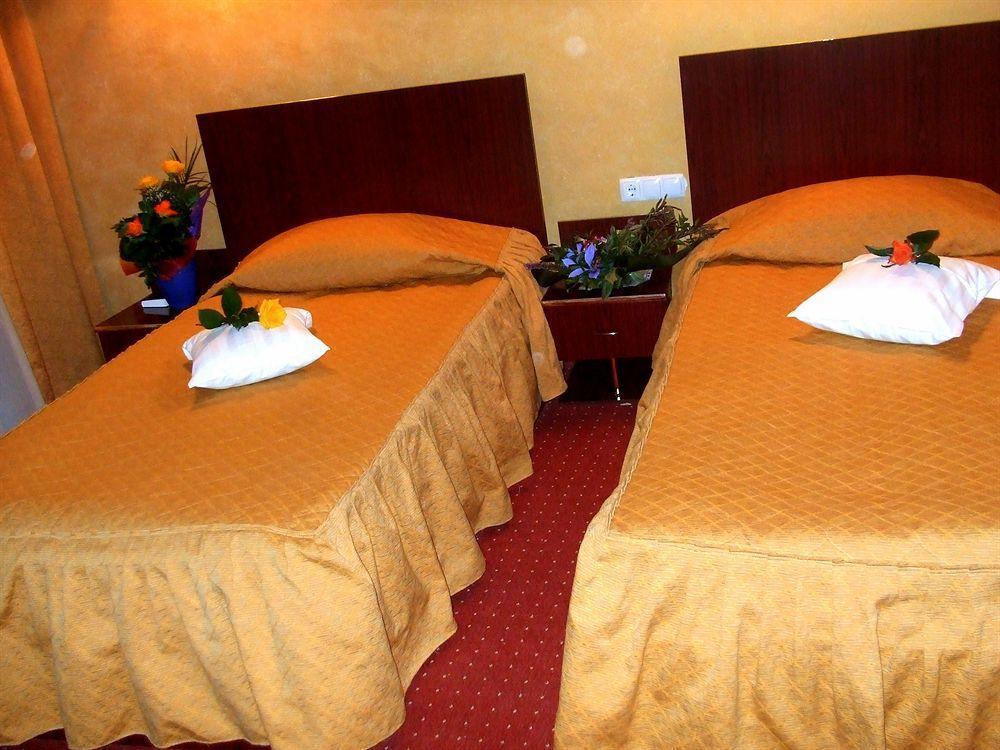 Hotel Ambassador Nagybánya Kültér fotó