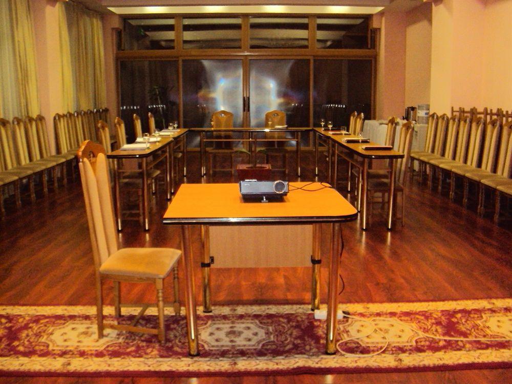 Hotel Ambassador Nagybánya Kültér fotó