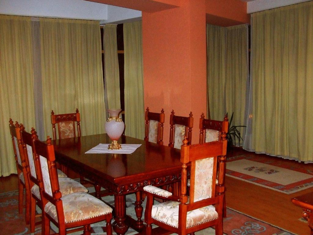 Hotel Ambassador Nagybánya Kültér fotó